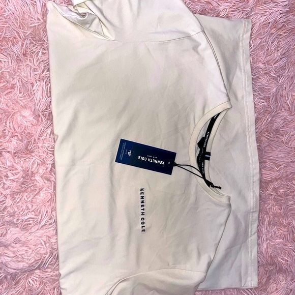 Kenneth Cole Shirt Men’s Large
Color cream
Mobility Knit - Picture 5 of 5